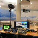 Backstage im Studio mit Livestream-Technik, Techniker